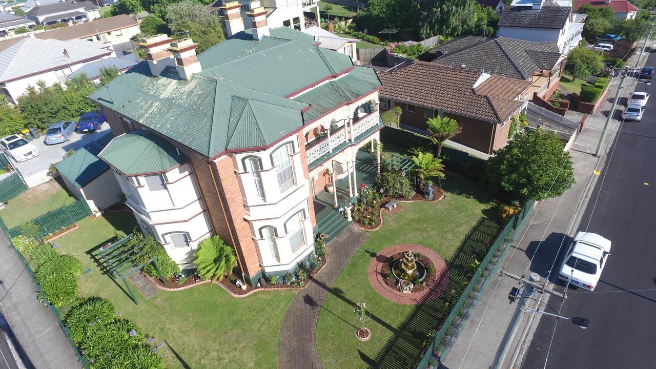 The Grand On Macfie Bed & Breakfast Devonport Exterior photo